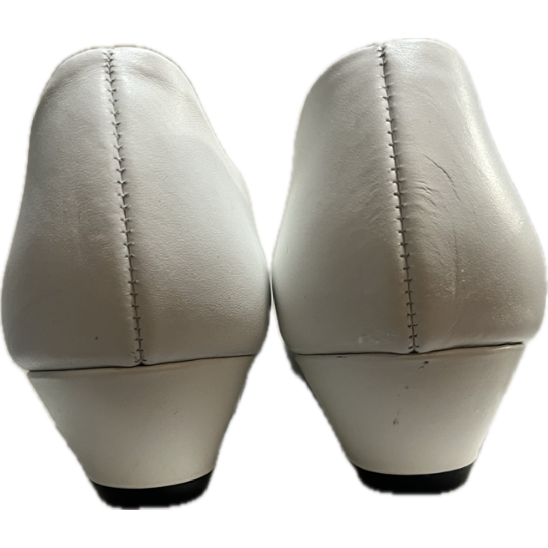 Capps White Leather Pumps