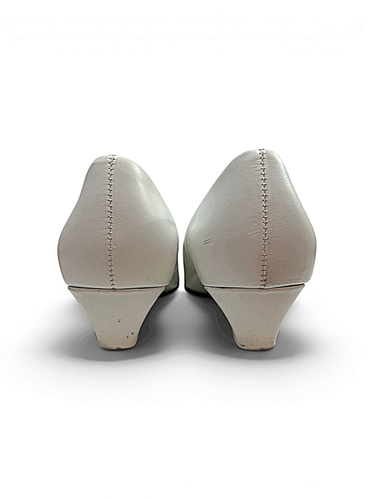 Bates White Pumps Size 8.5M